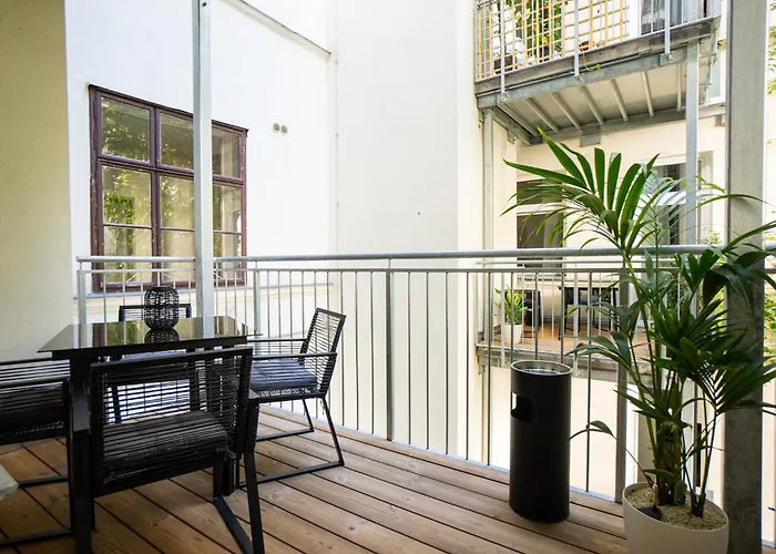 42 M2 Central Bright Apartment With A Terrace
